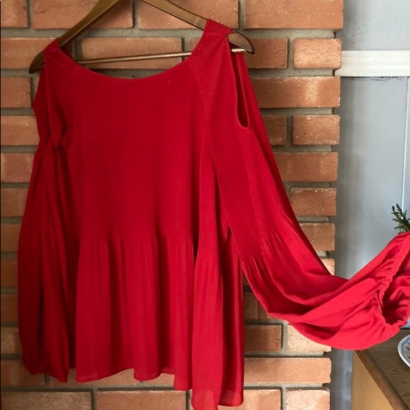 Red blouse - Picture 4 of 4